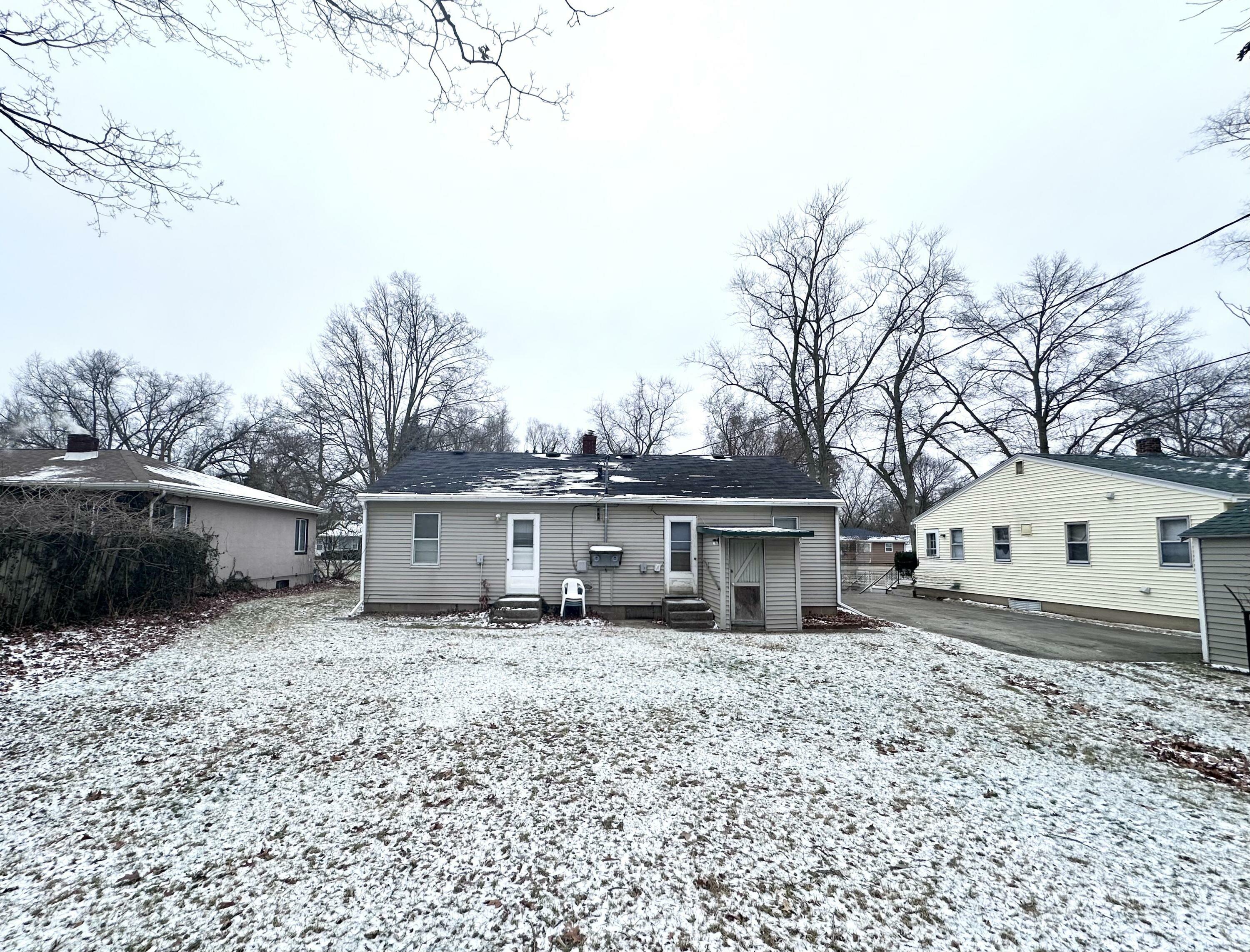 Property Photo:  528 Chippewa Road  MI 49022 