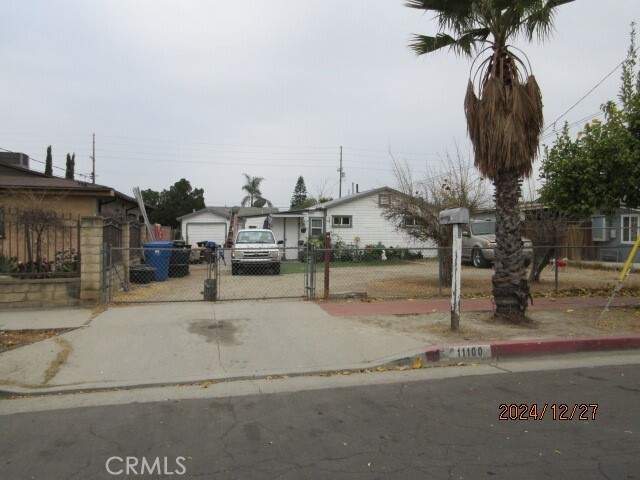 Property Photo: 11100 Lull Street CA 91352