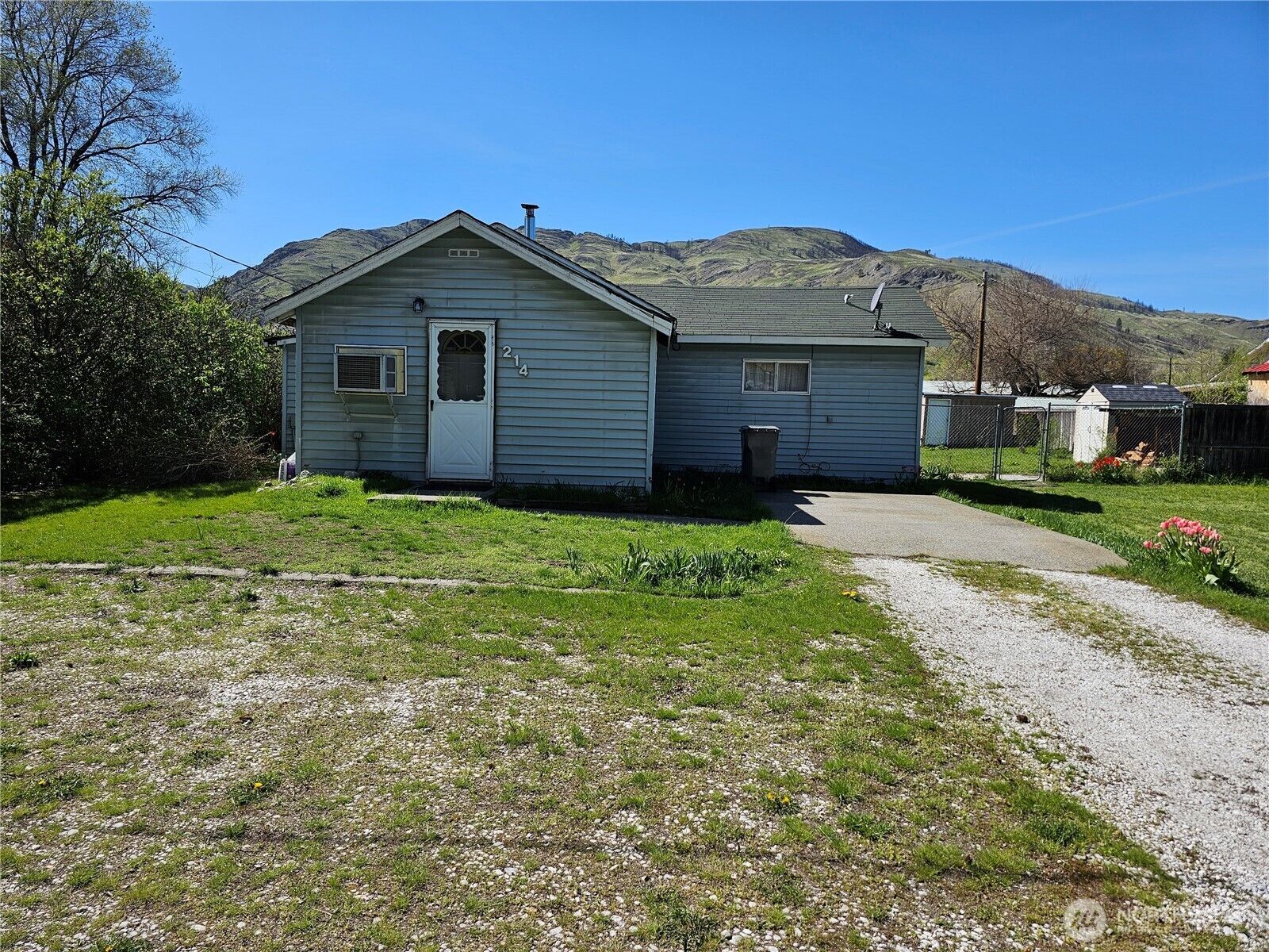 Property Photo:  214  Main Street  WA 98844 