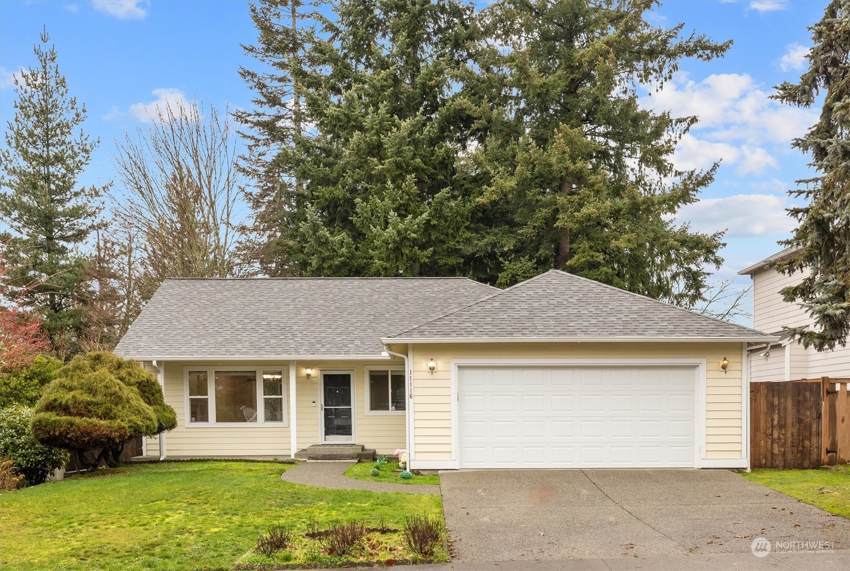 Property Photo:  11116 SE 316th Place  WA 98092 