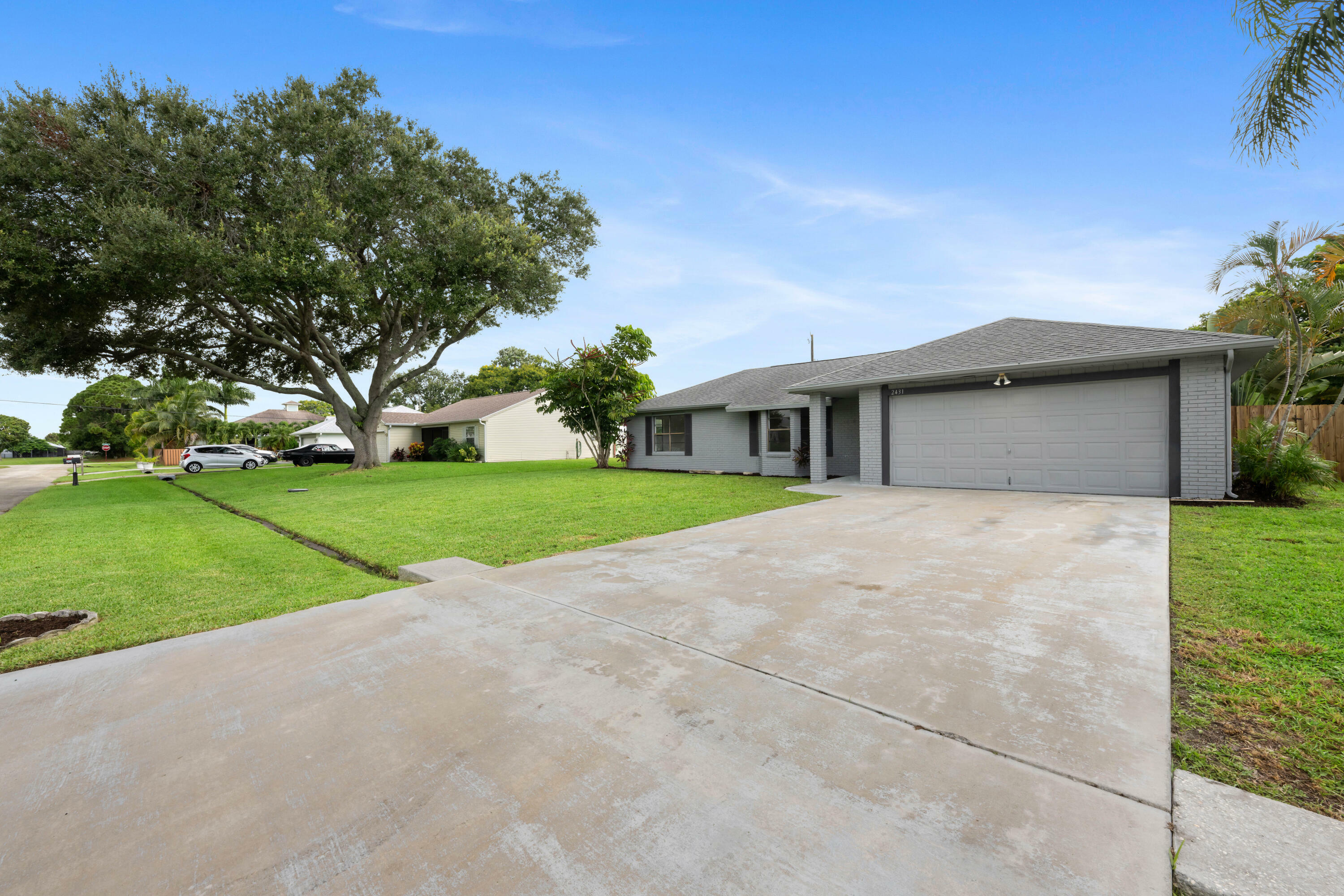 Property Photo:  2431 SE Shell Avenue  FL 34952 