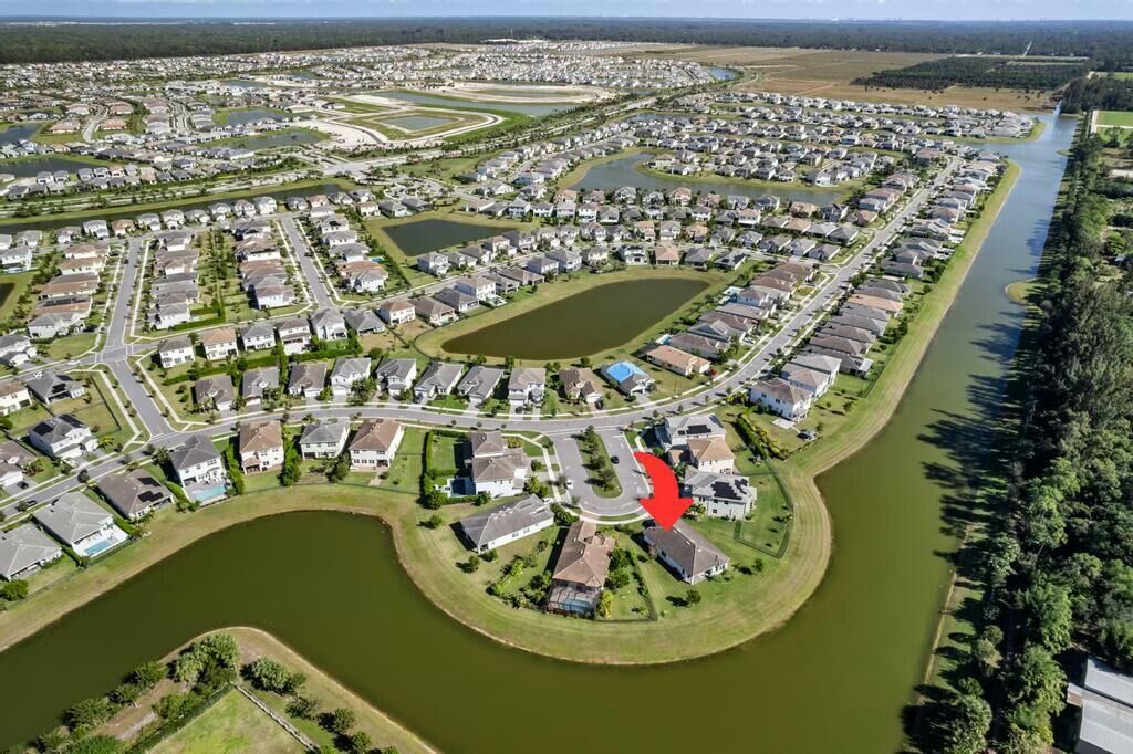 Property Photo: 4532 Applewood Circle FL 33470