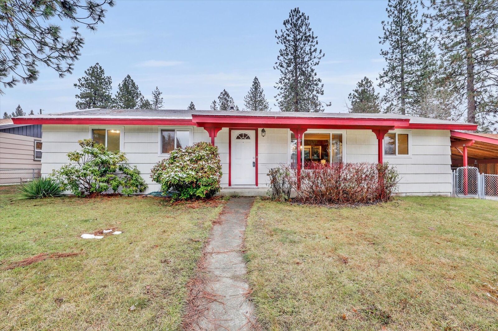 Property Photo:  7016 N Washington St  WA 99208 