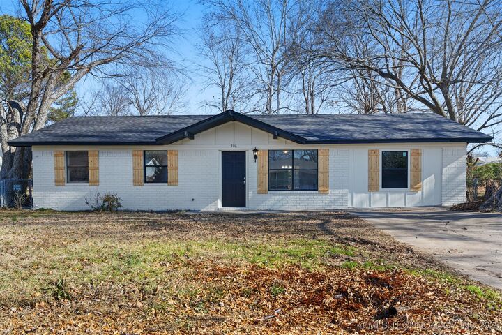 906 NW 10th Street  Stigler OK 74462 photo