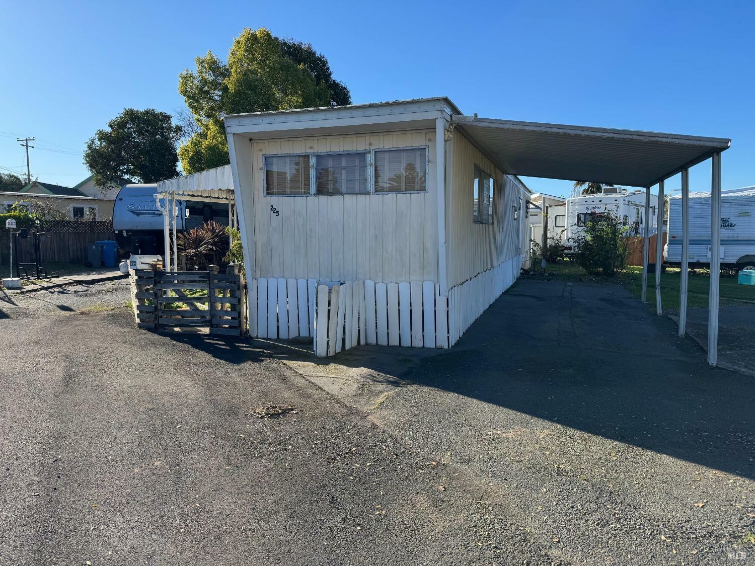 Property Photo:  225 Santa Rita Court  CA 94590 