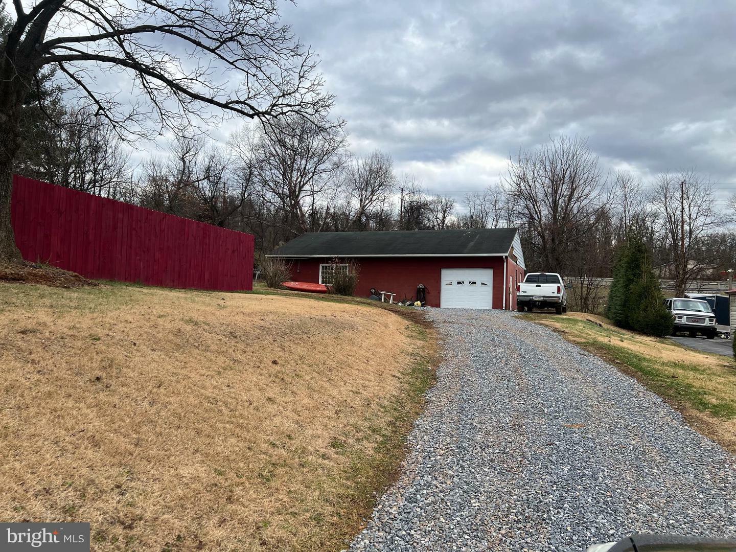 Property Photo:  836 Limekiln Rd  PA 17070 