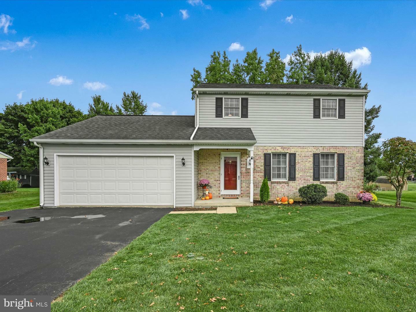 Property Photo:  275 Woodchuck Drive  PA 17522 