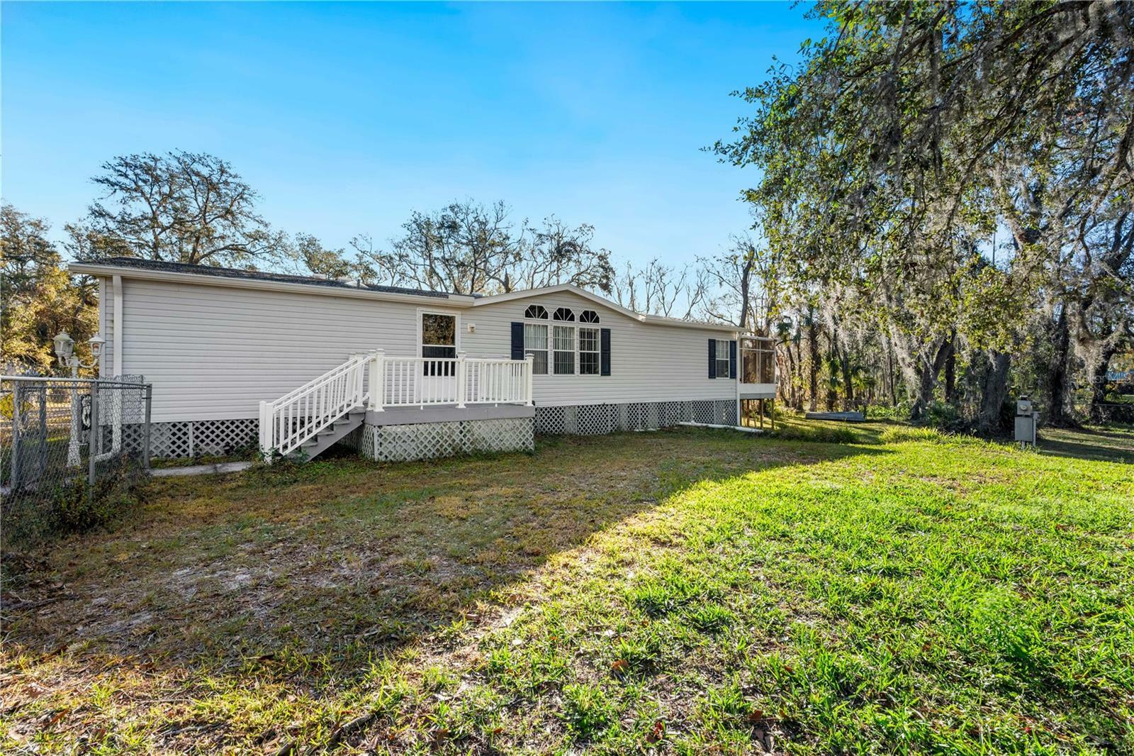 Property Photo:  2040 Deer Lane  FL 33540 