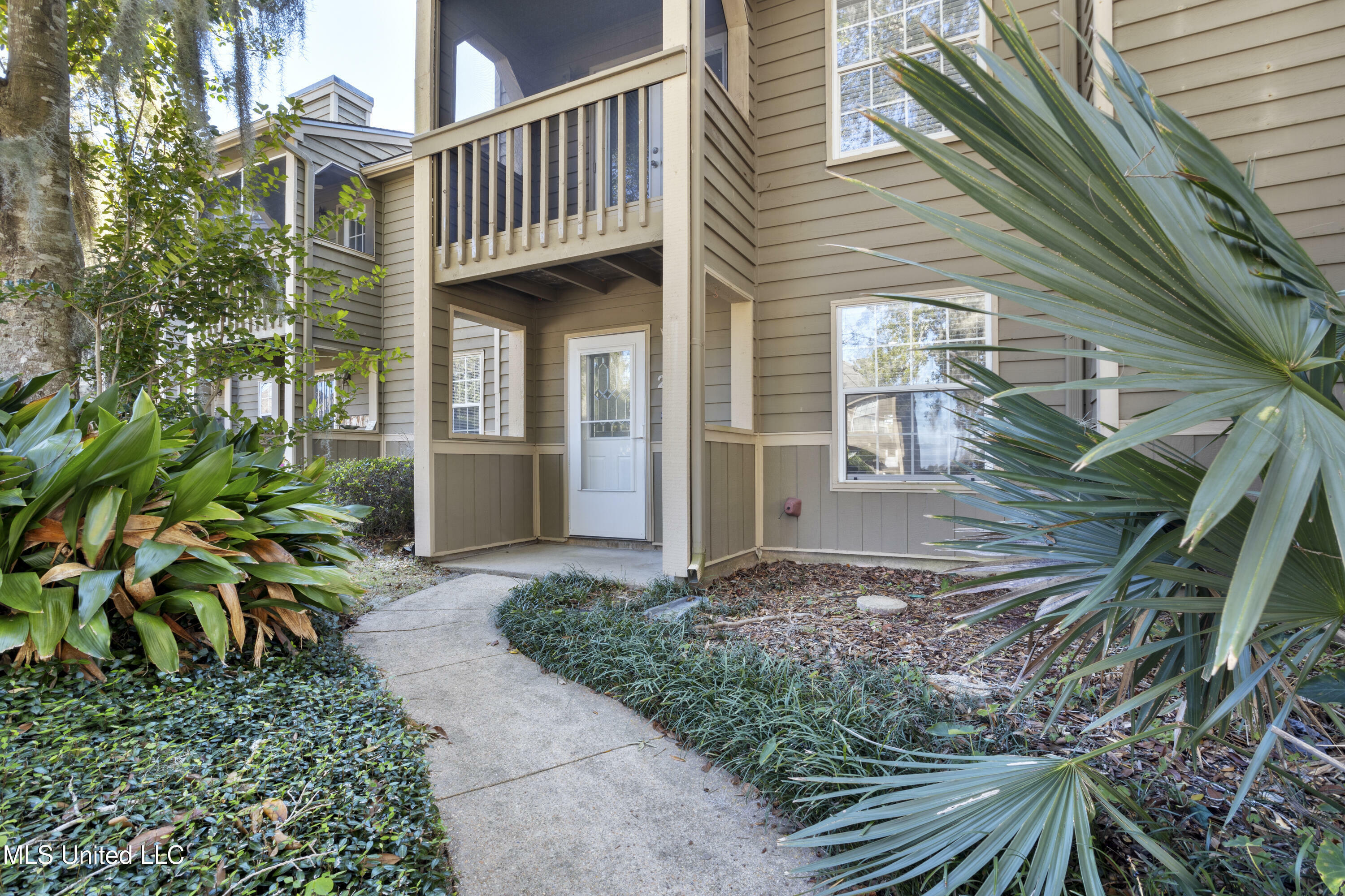 Property Photo:  495 Popps Ferry Road  MS 39531 