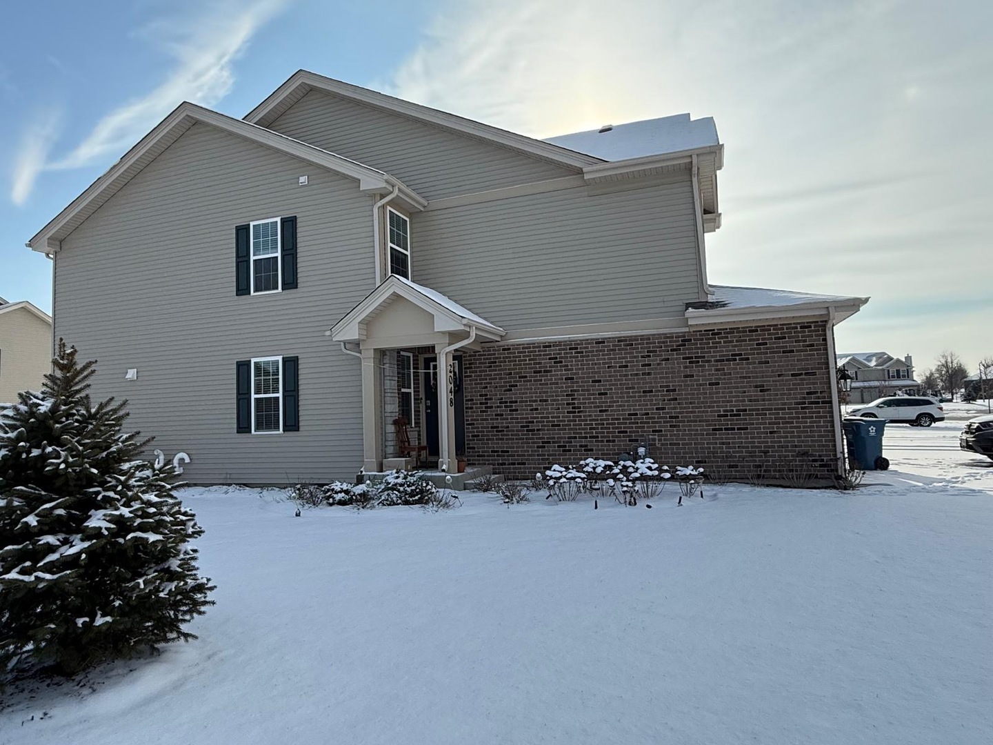 Property Photo:  2048 Canyon Creek Court  IL 60503 