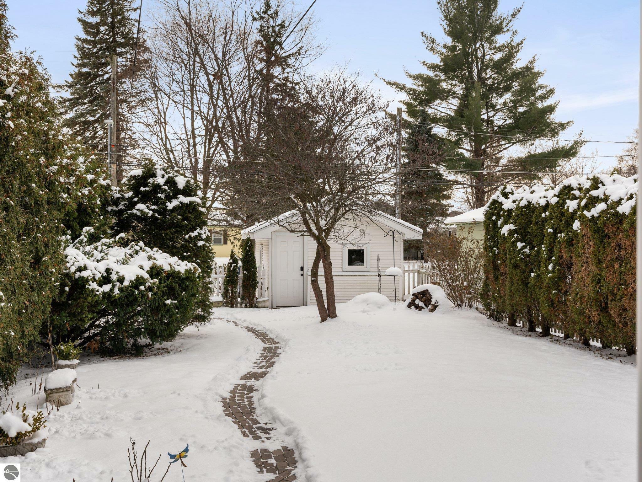 Property Photo:  413 W Eleventh Street  MI 49684 