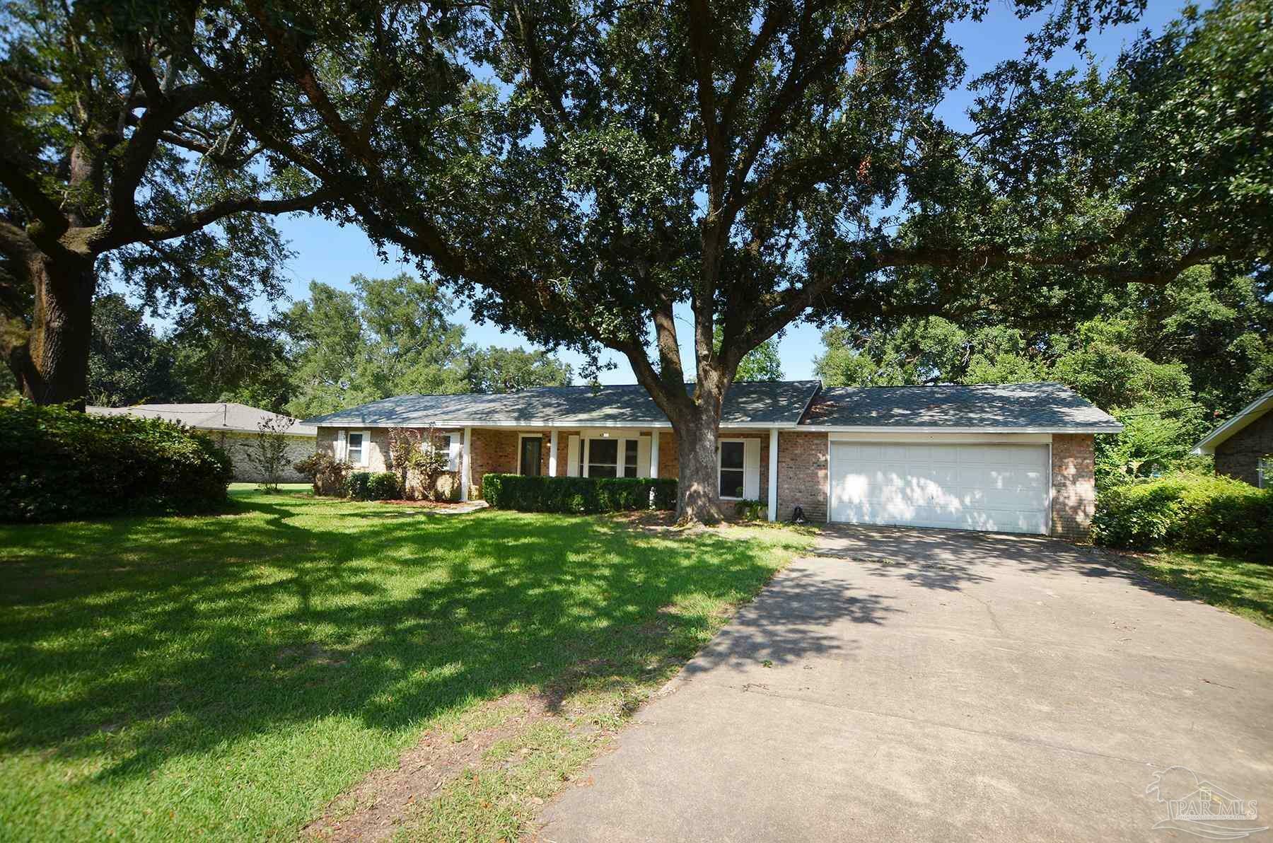 Property Photo:  4711 Santa Rosa Dr  FL 32571 