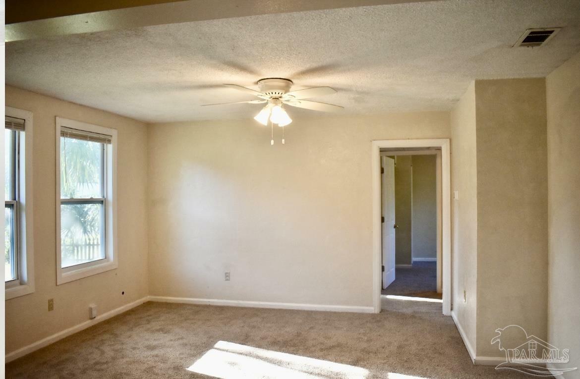 Property Photo:  206 Hermey Ave  FL 32507 