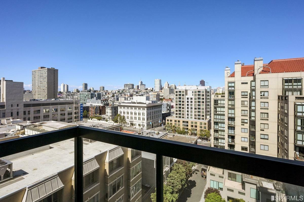 Property Photo:  1 Daniel Burnham Court 816  CA 94109 