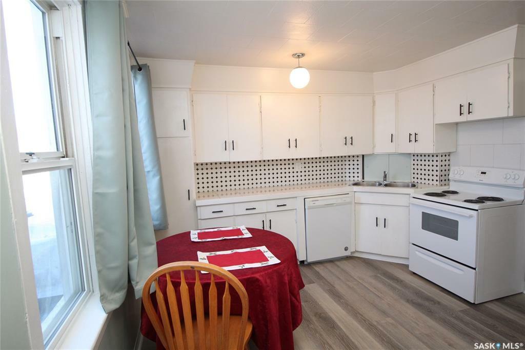 Property Photo:  227 M Avenue N  SK S7L 2S2 