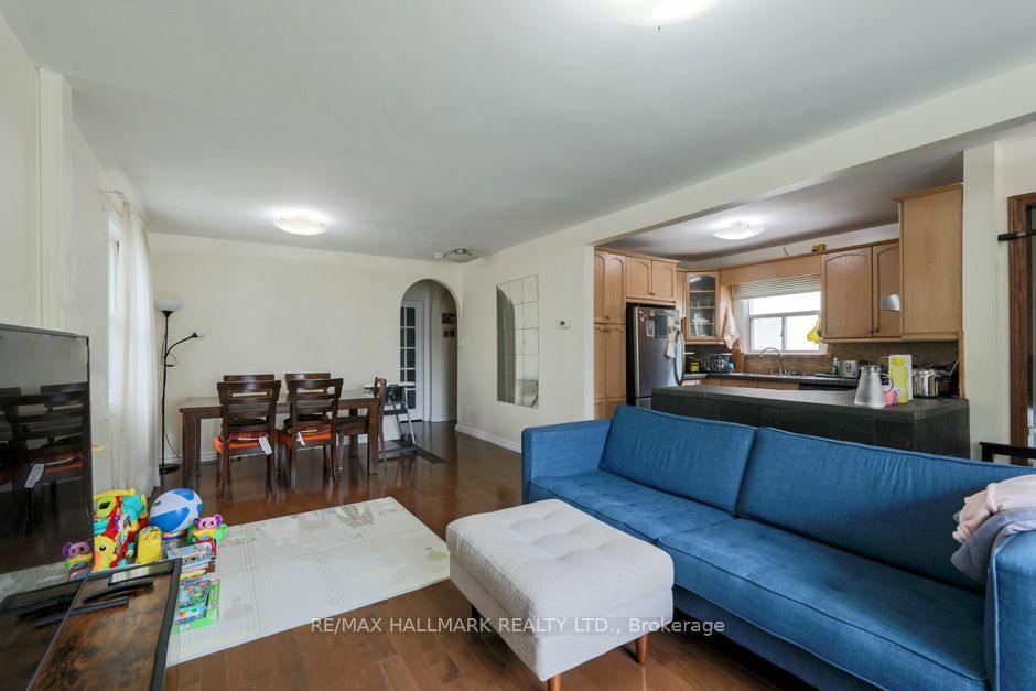 Property Photo:  107 Elmhurst Ave  ON M2N 1R7 