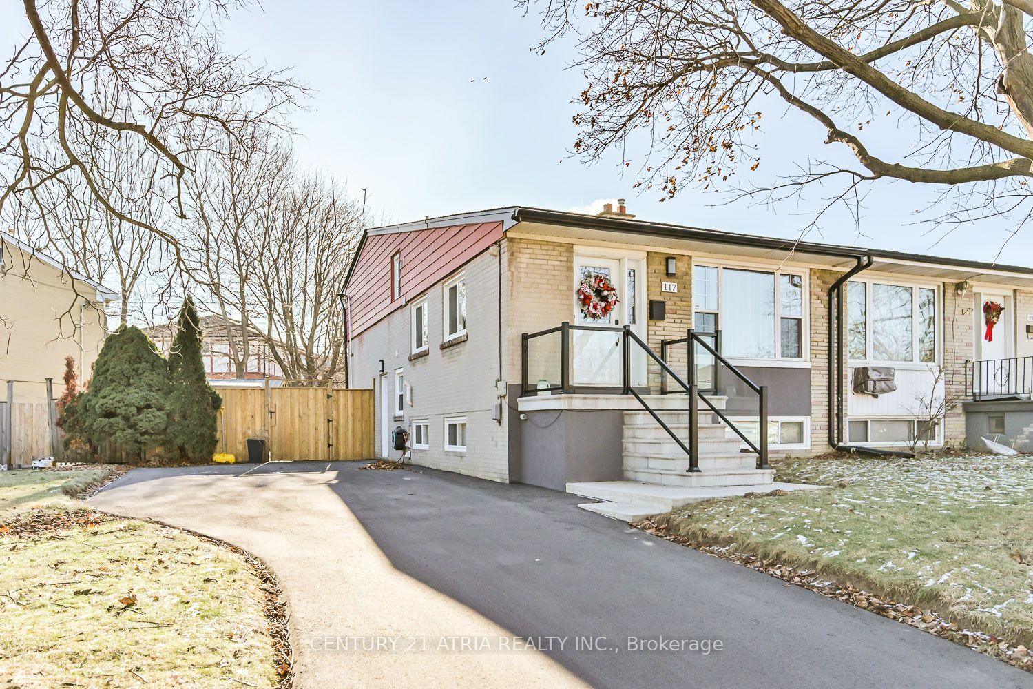 117 Kingsview Blvd Bsmt  Toronto ON M9R 1V4 photo