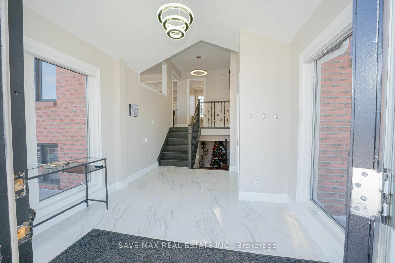 Property Photo:  5 Kathryn Crt  ON L3Z 3Z7 