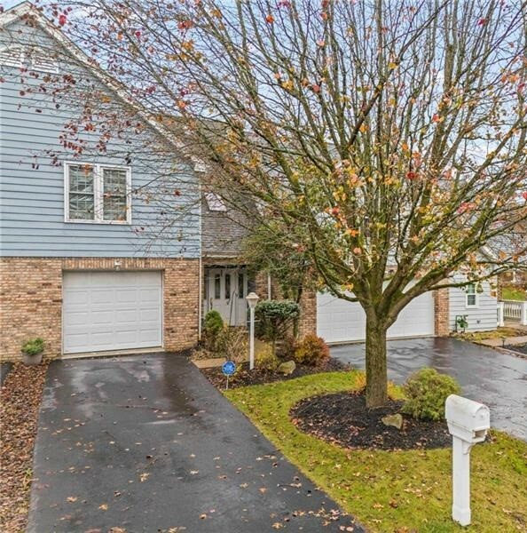 Property Photo:  1216 Parkside Dr  PA 15017 