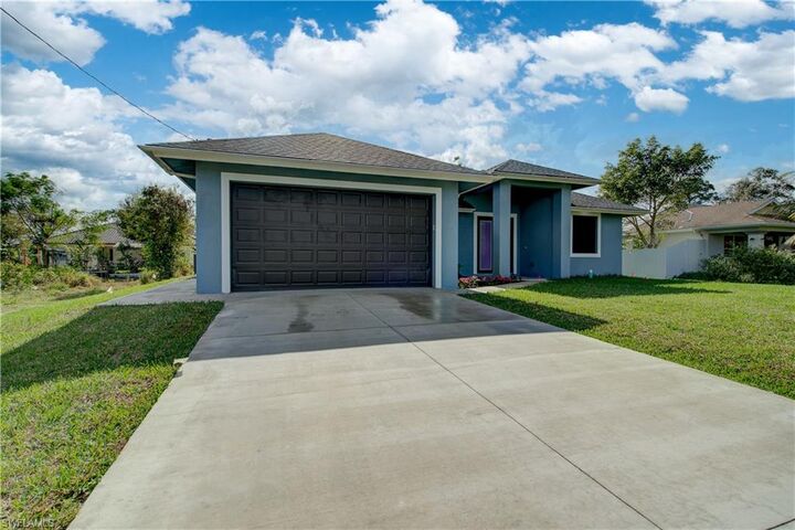 Property Photo:  2911 10th St SW  FL 33976 