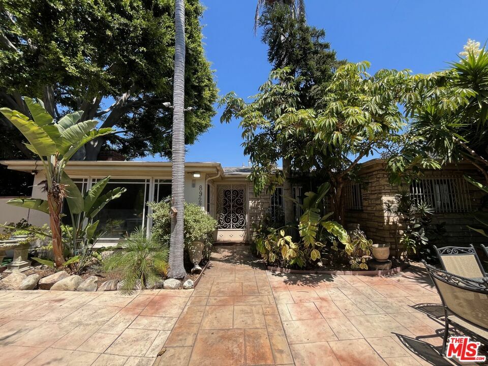 Property Photo:  8927 Sawyer St  CA 90035 