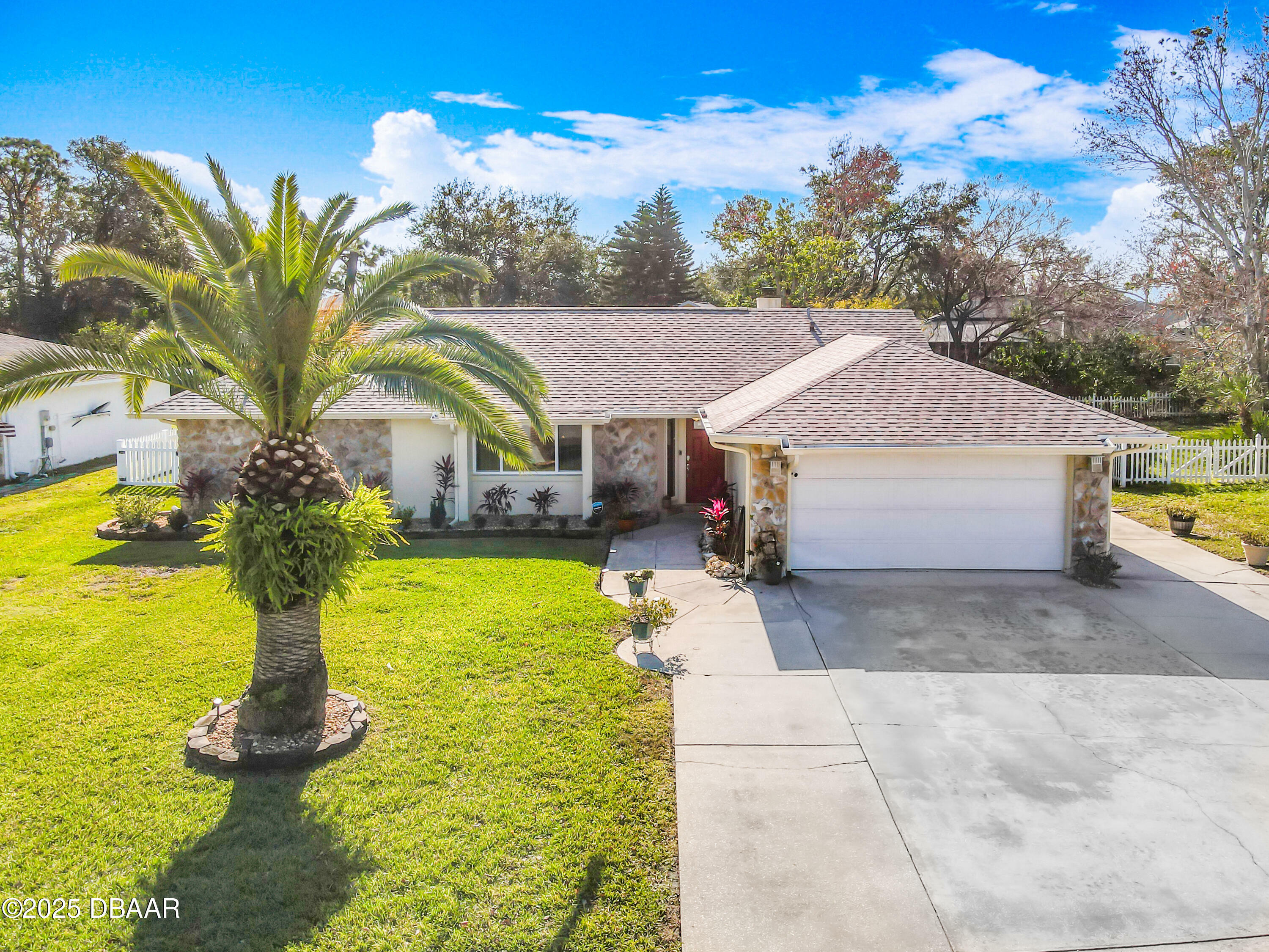 Property Photo:  905 Chickadee Drive  FL 32127 