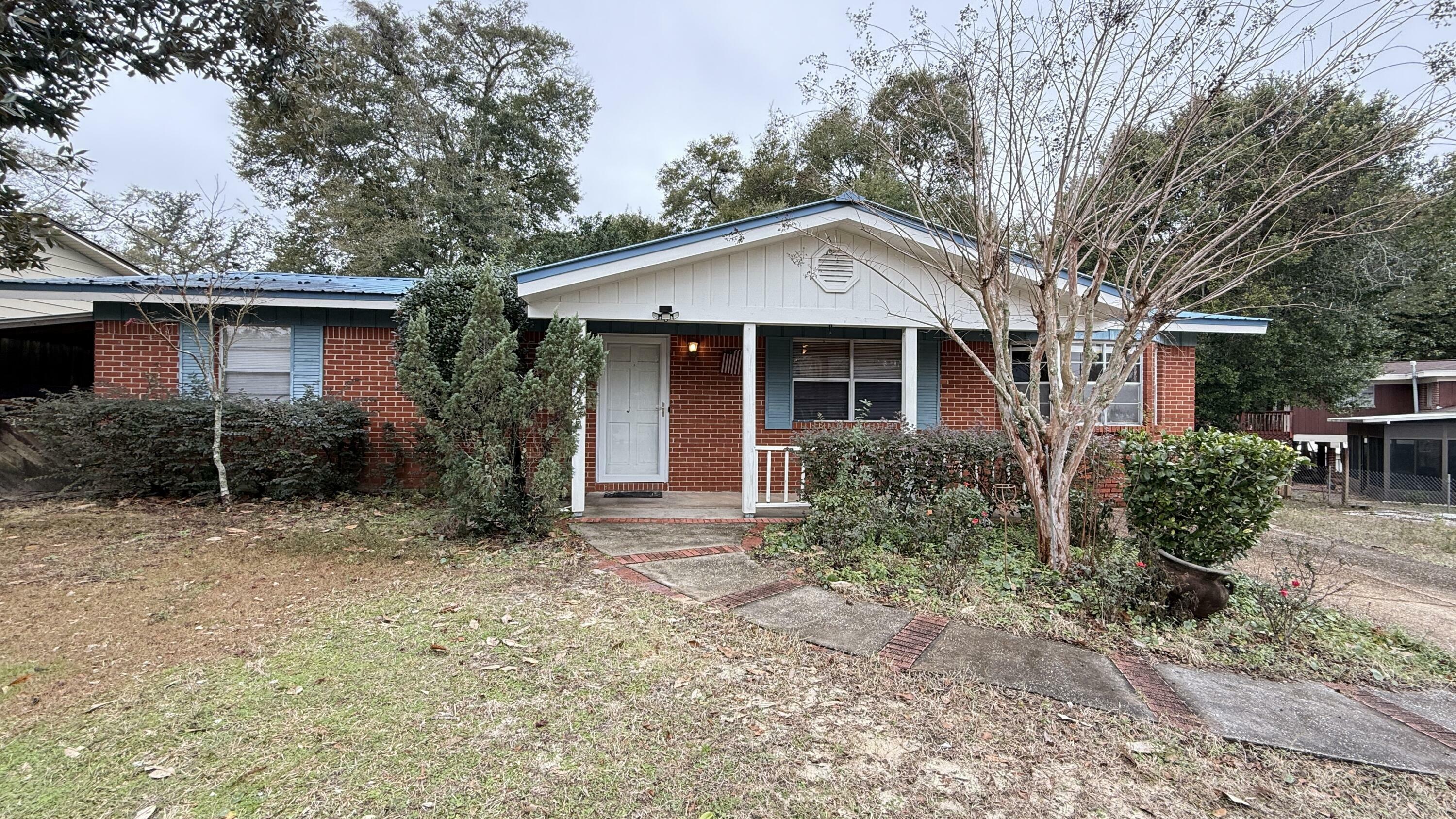 Property Photo:  418 Bullock Boulevard  FL 32578 