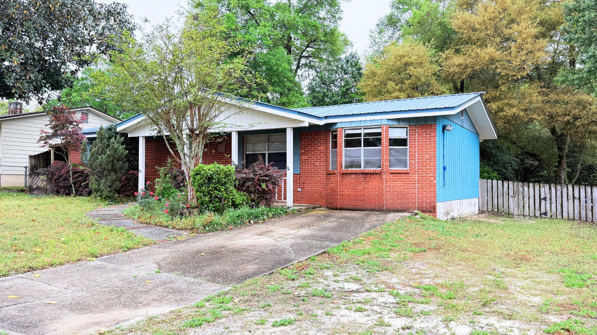 Property Photo:  418 Bullock Boulevard  FL 32578 