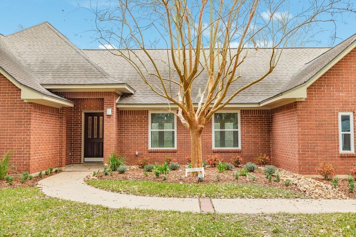 Property Photo:  117 Dewberry Drive  TX 77566 
