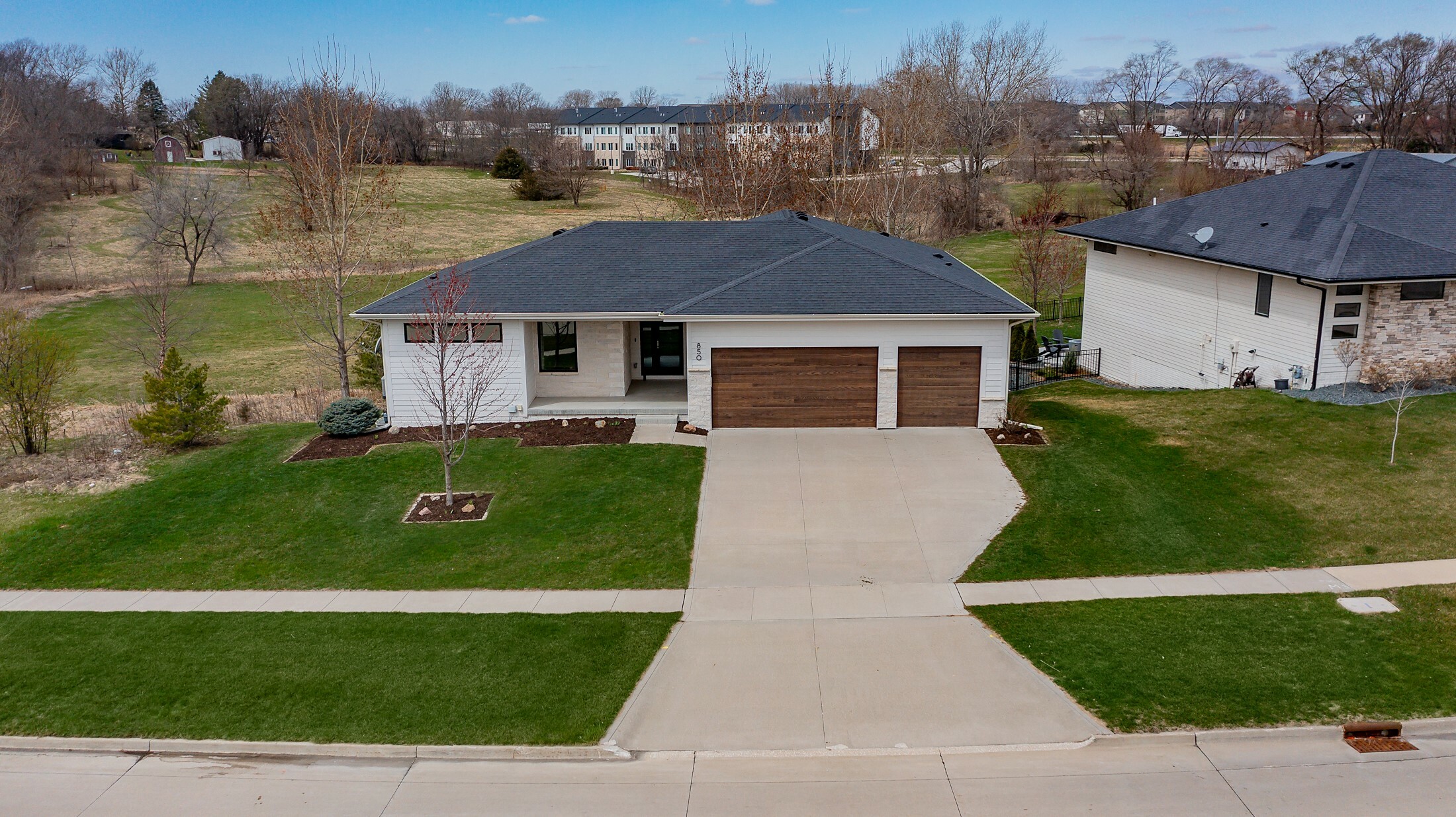 Property Photo:  850 84th Street  IA 50266 