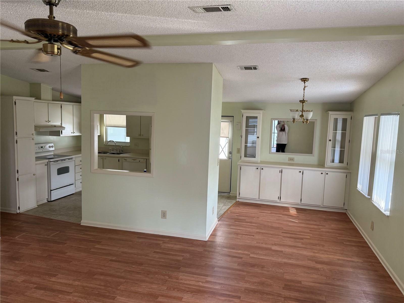 Property Photo:  1311 E Schwartz Boulevard E  FL 32159 