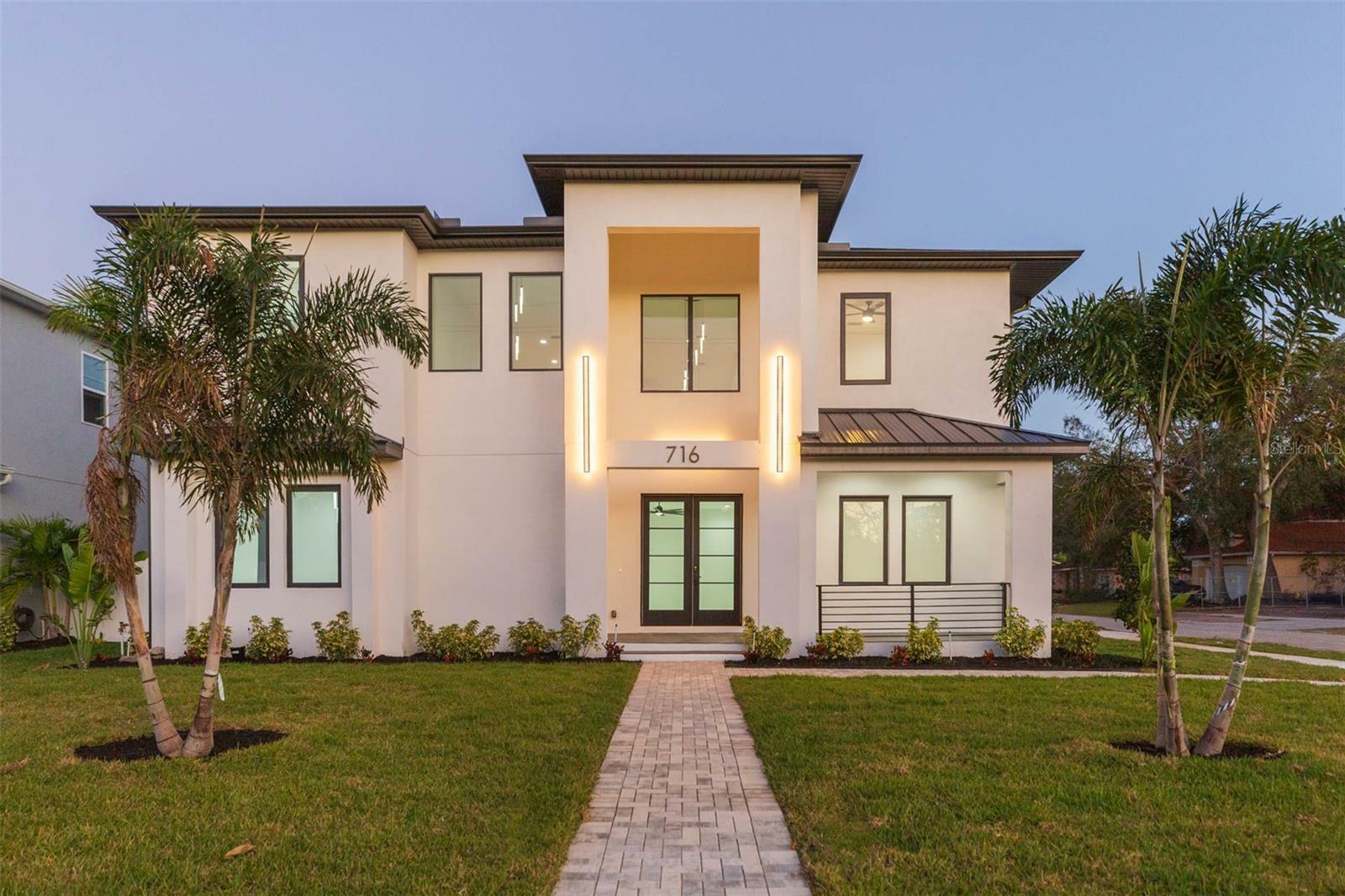 Property Photo: 716 S Lois Avenue FL 33609