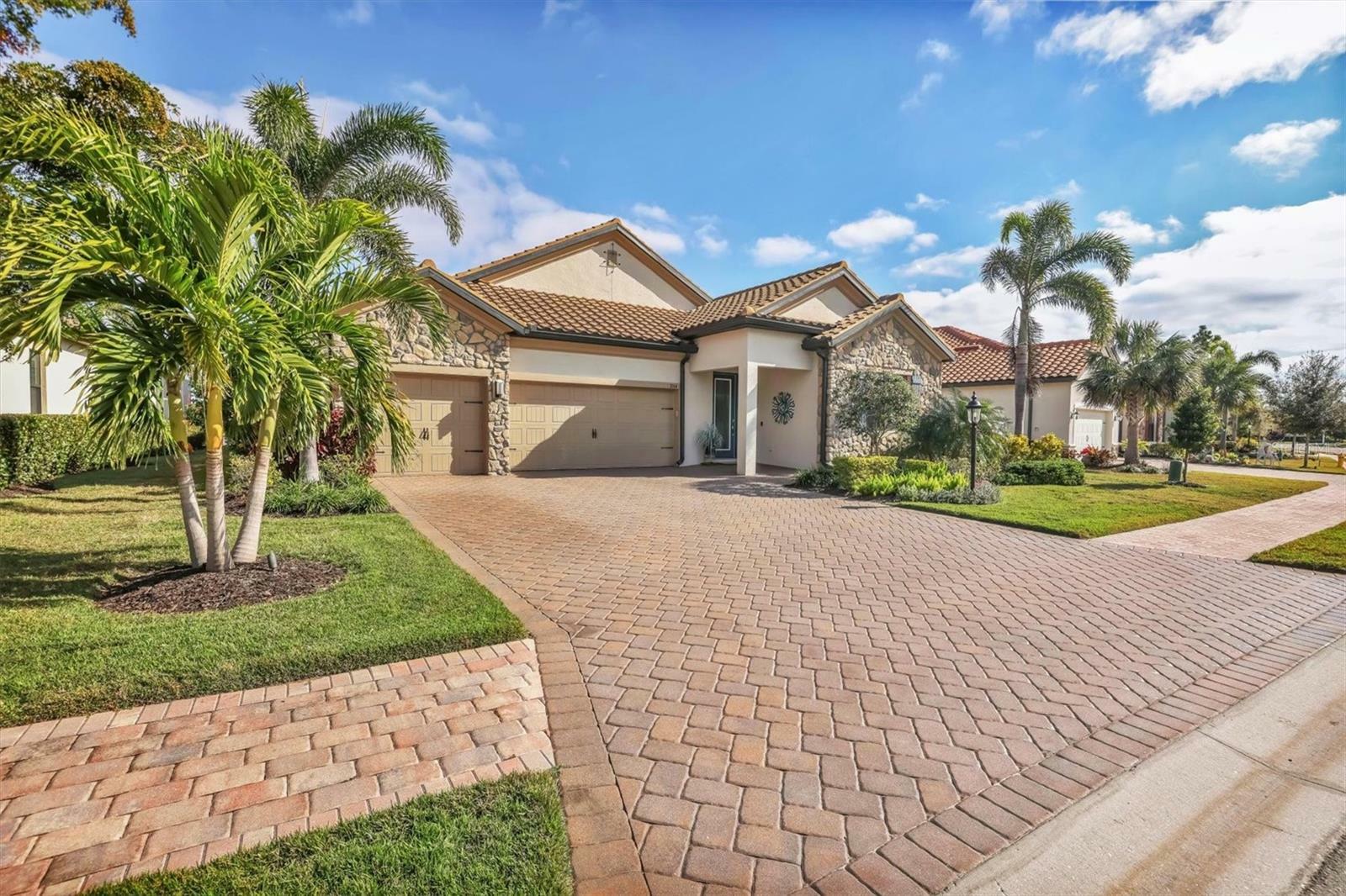 Property Photo:  7014 Whittlebury Trail  FL 34202 