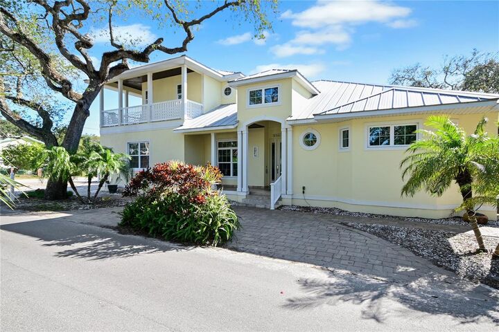 Property Photo:  221 Columbus Avenue  FL 32169 