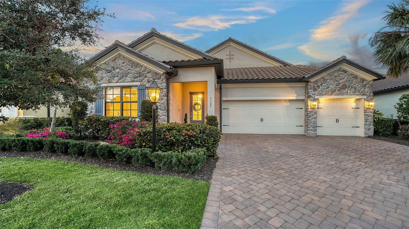 Property Photo:  7122 Whittlebury Trail  FL 34202 