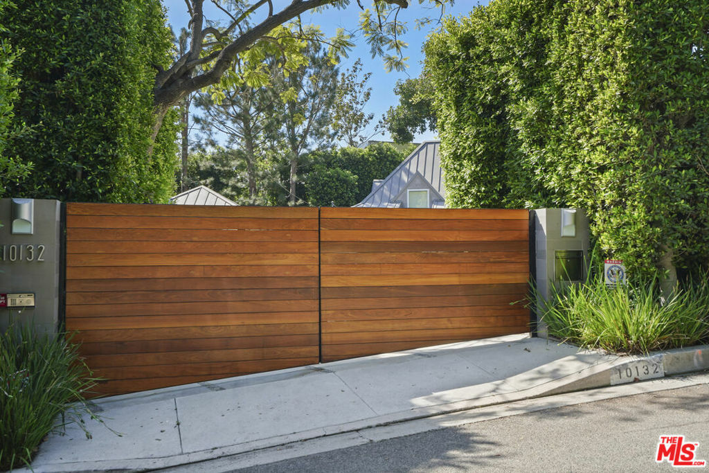 Property Photo: 10132 Hillgrove Drive CA 90210