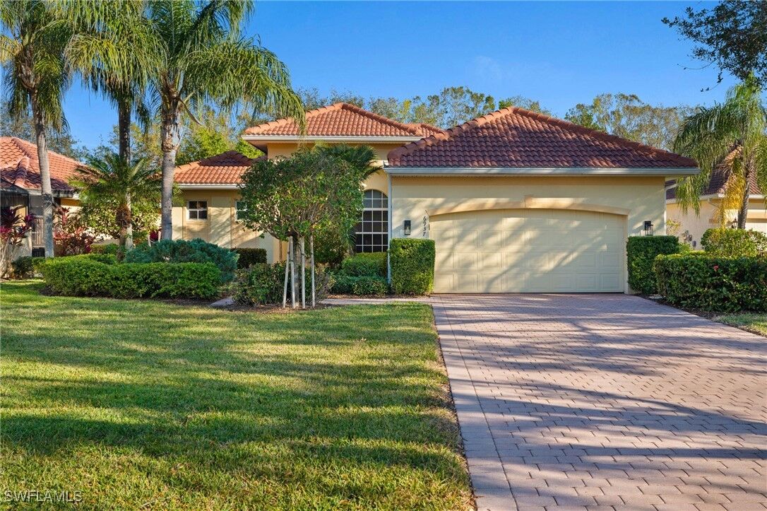 Property Photo: 6937 Bent Grass Drive FL 34113