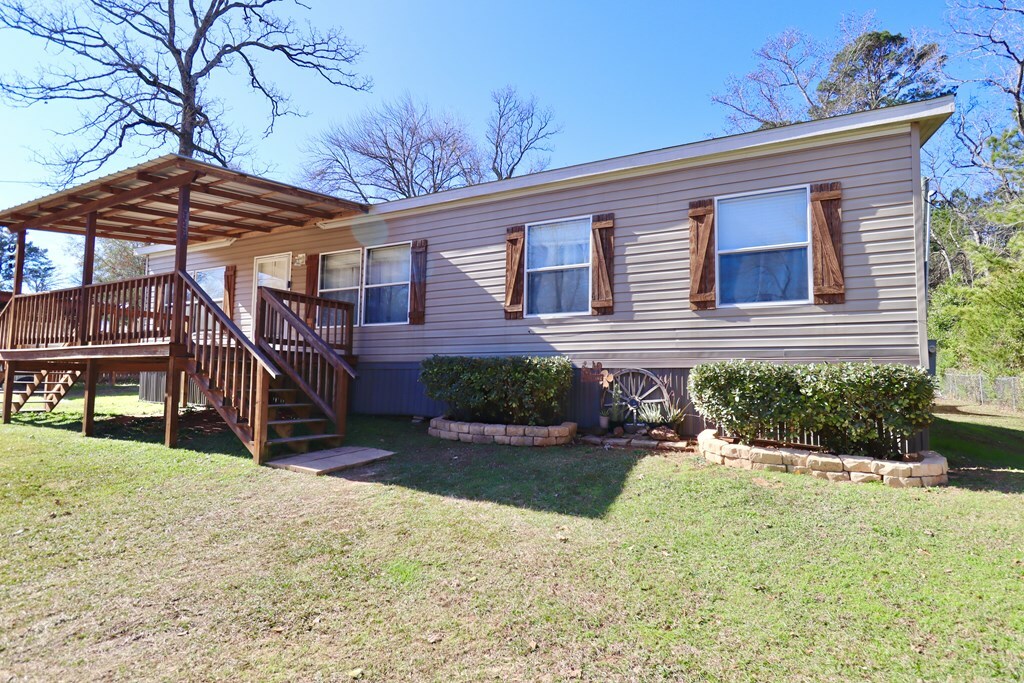 Property Photo:  236 County Road 6108  TX 75964 