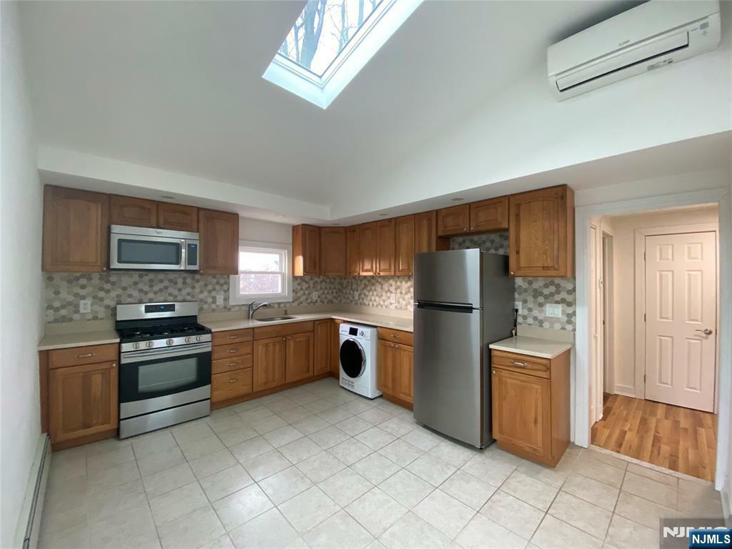 Property Photo:  157 Livingston Avenue 2  NJ 07071 