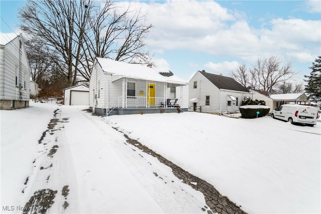 Property Photo:  2752 Zedaker Street  OH 44502 