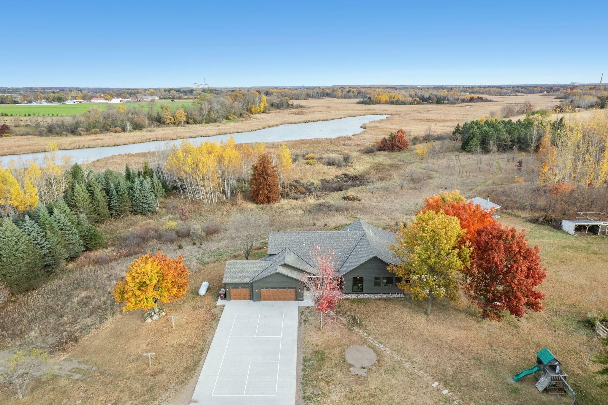 Property Photo:  764 County Road 39 NE  MN 55362 