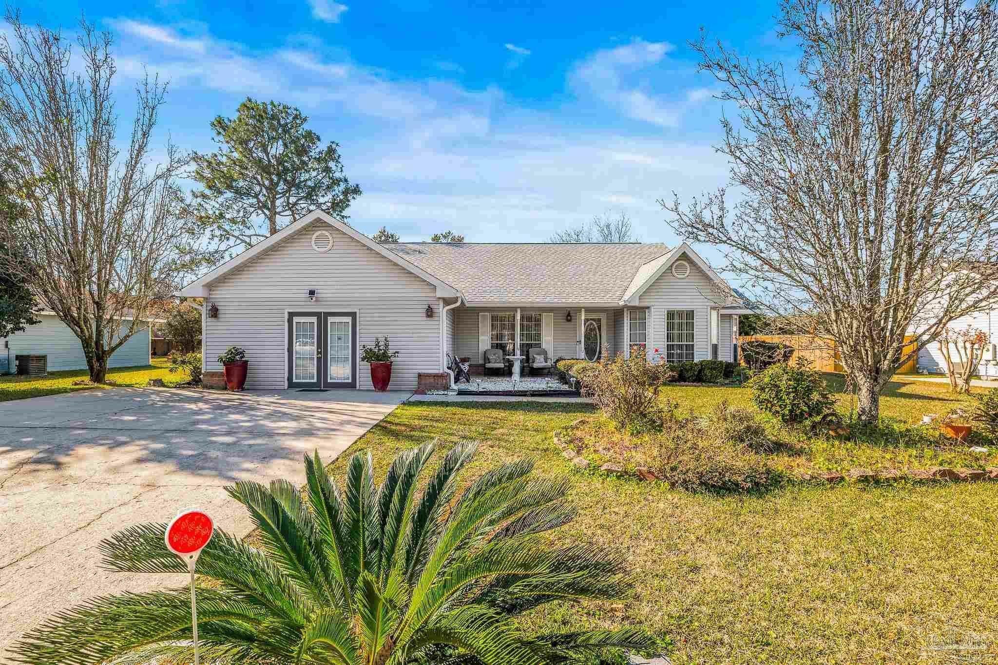 Property Photo:  2165 Rosewood Dr  FL 32566 