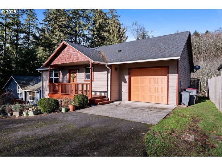 Property Photo: 1676 SE 3rd St OR 97103
