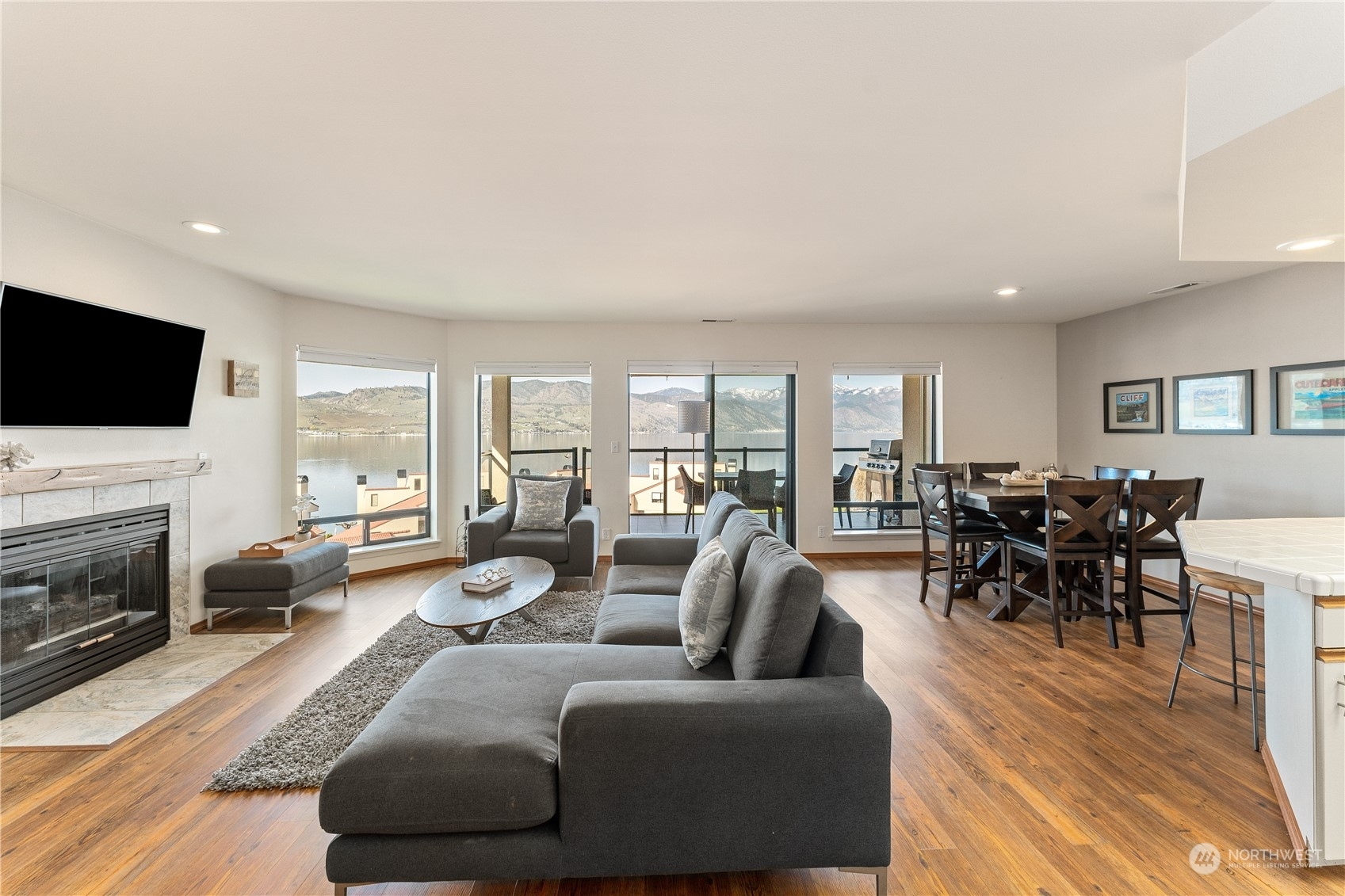 Property Photo: 100 Lake Chelan Shores Drive 19-9 WA 98816