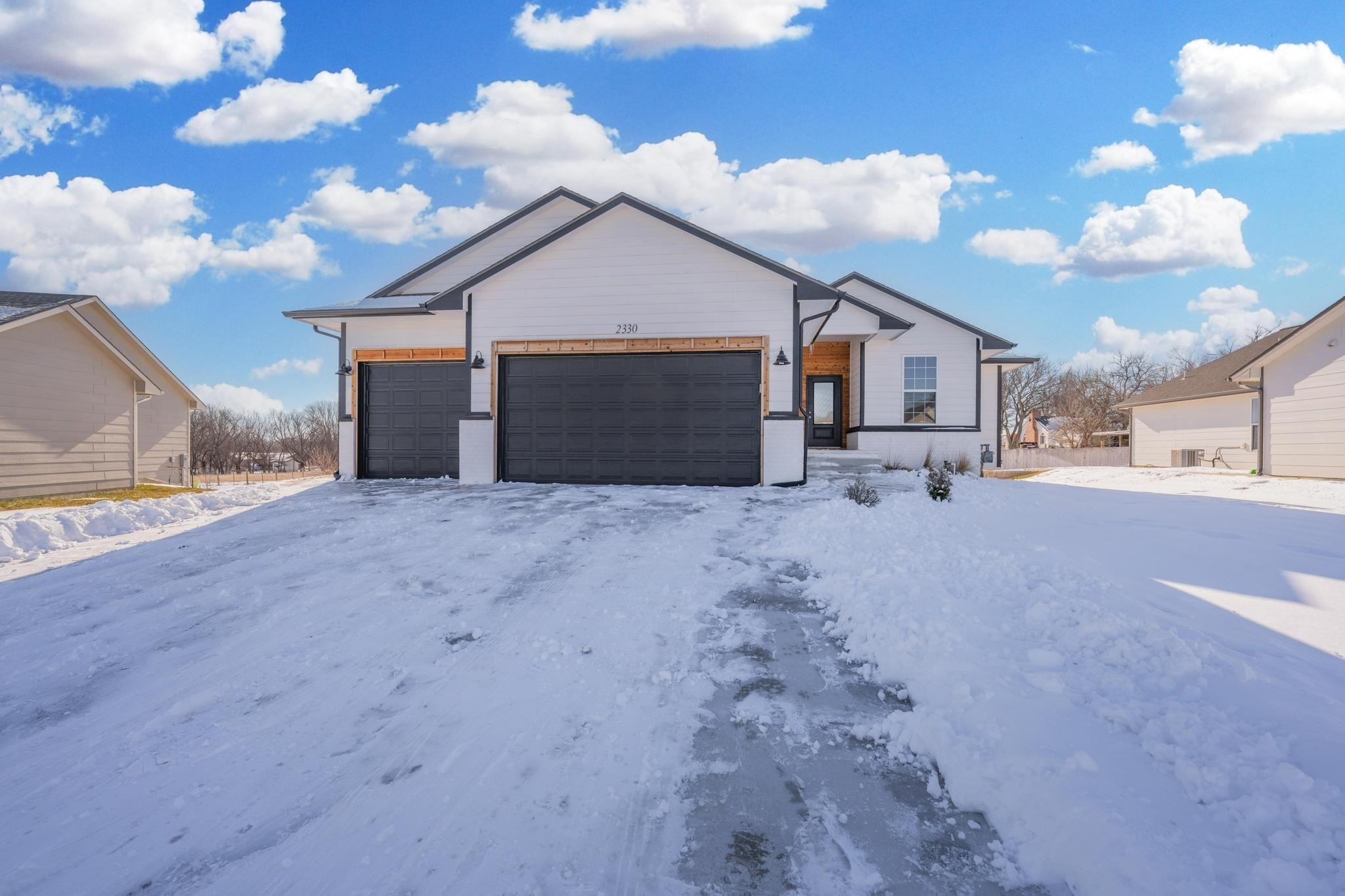 Property Photo:  2330 S Chateau St  KS 67207 