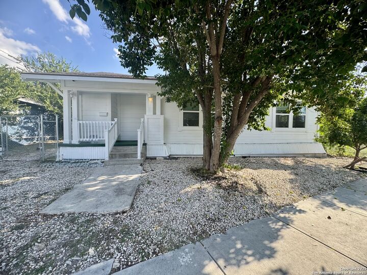 Property Photo:  310 Aransas Ave  TX 78210 