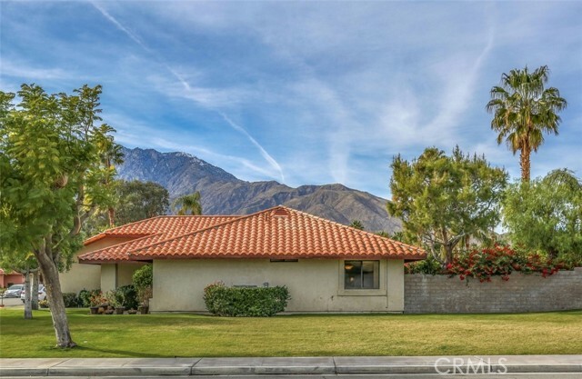 Property Photo:  1496 E Luna Way  CA 92262 