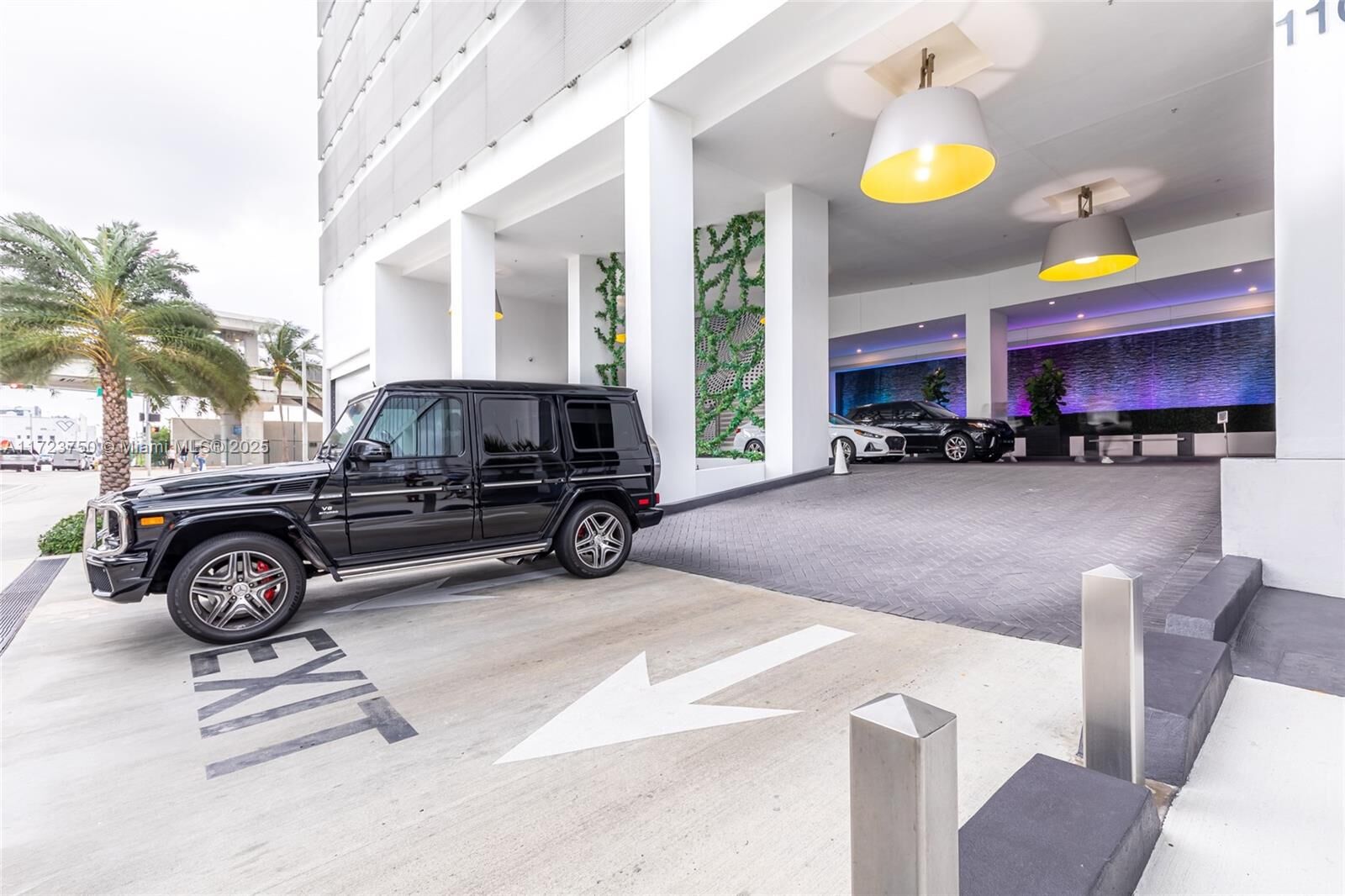 Property Photo: 1100 Biscayne Blvd 4403 FL 33132