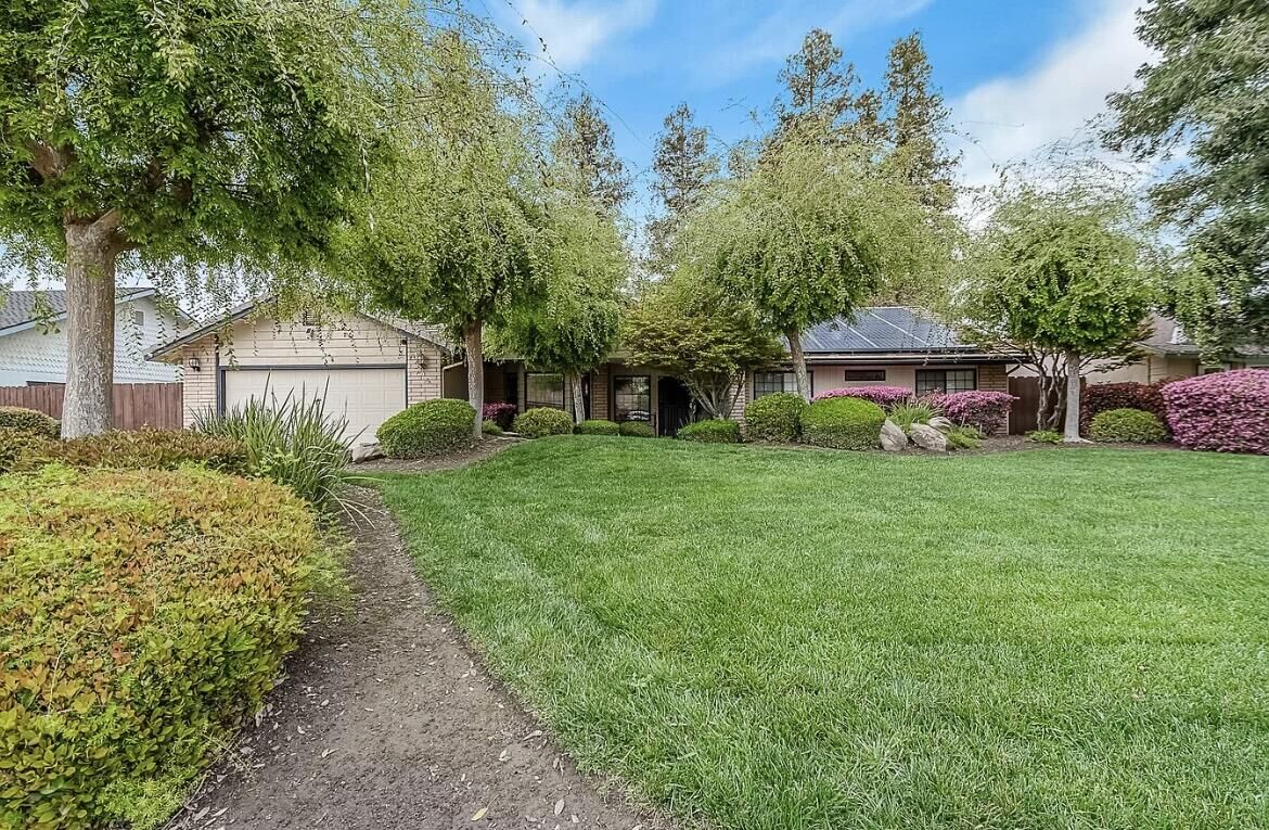 Property Photo:  5420 W Judy Avenue  CA 93277