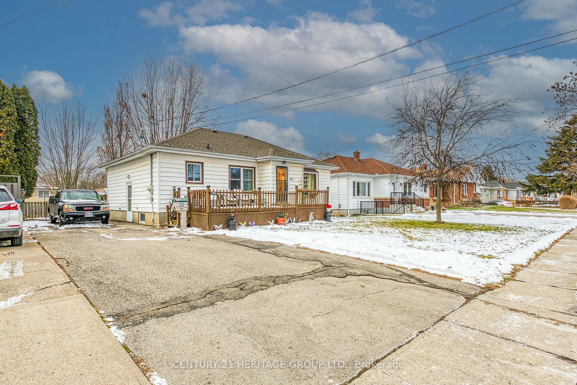 Property Photo:  471 Geneva St  ON L2N 2H4 